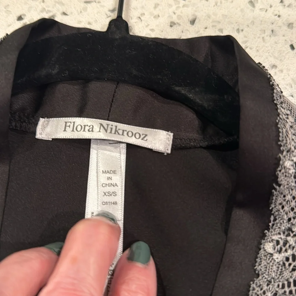 Flora Nikrooz Robe - Picture 9 of 11